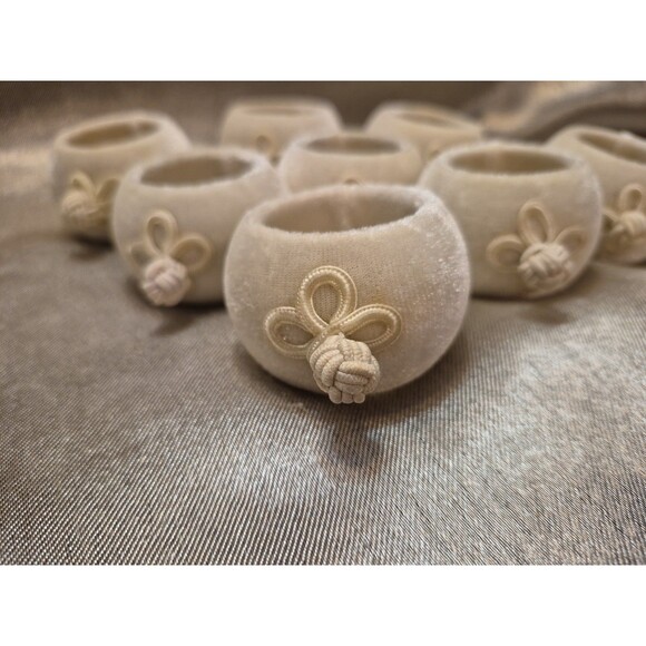 Vintage Velour Ivory Napkin Rings With Applique Set Of 8 - Picture 6 of 12